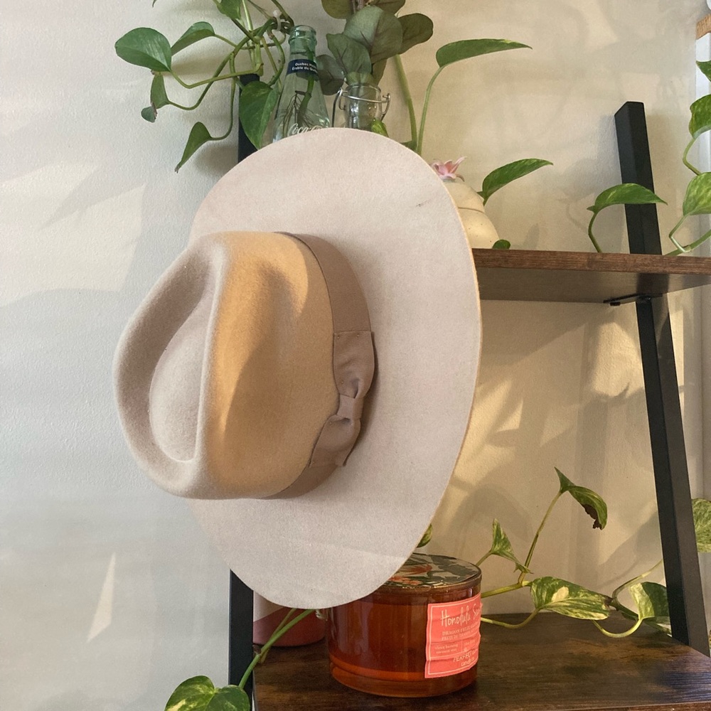 Urban Outfitters UO FLAT BRIM FELT PANAMA Hat